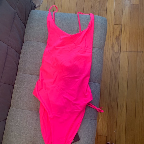 Fashion Nova one piece swimsuit - Picture 4 of 5